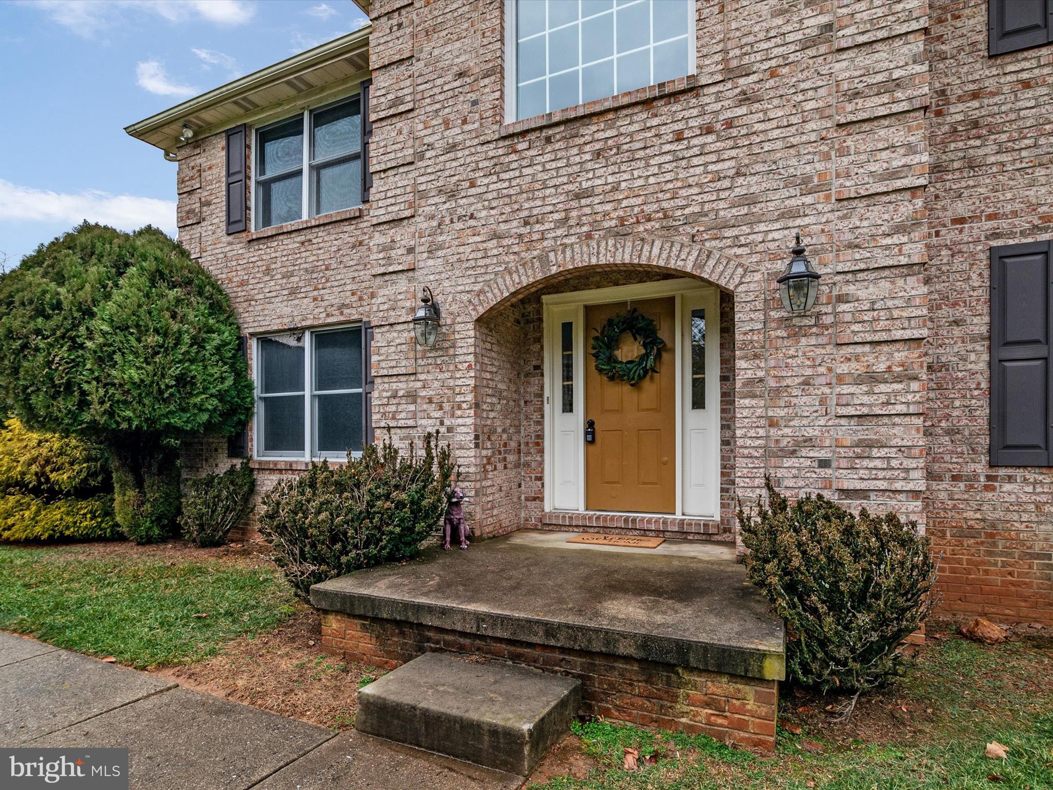 4 FOUNTAINHEAD COURT