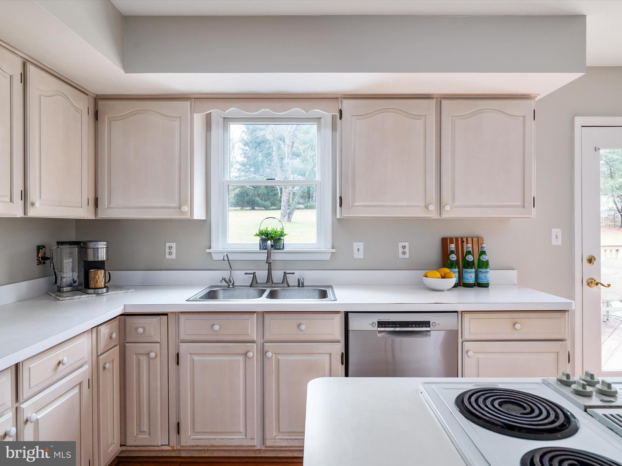 4 FOUNTAINHEAD COURT