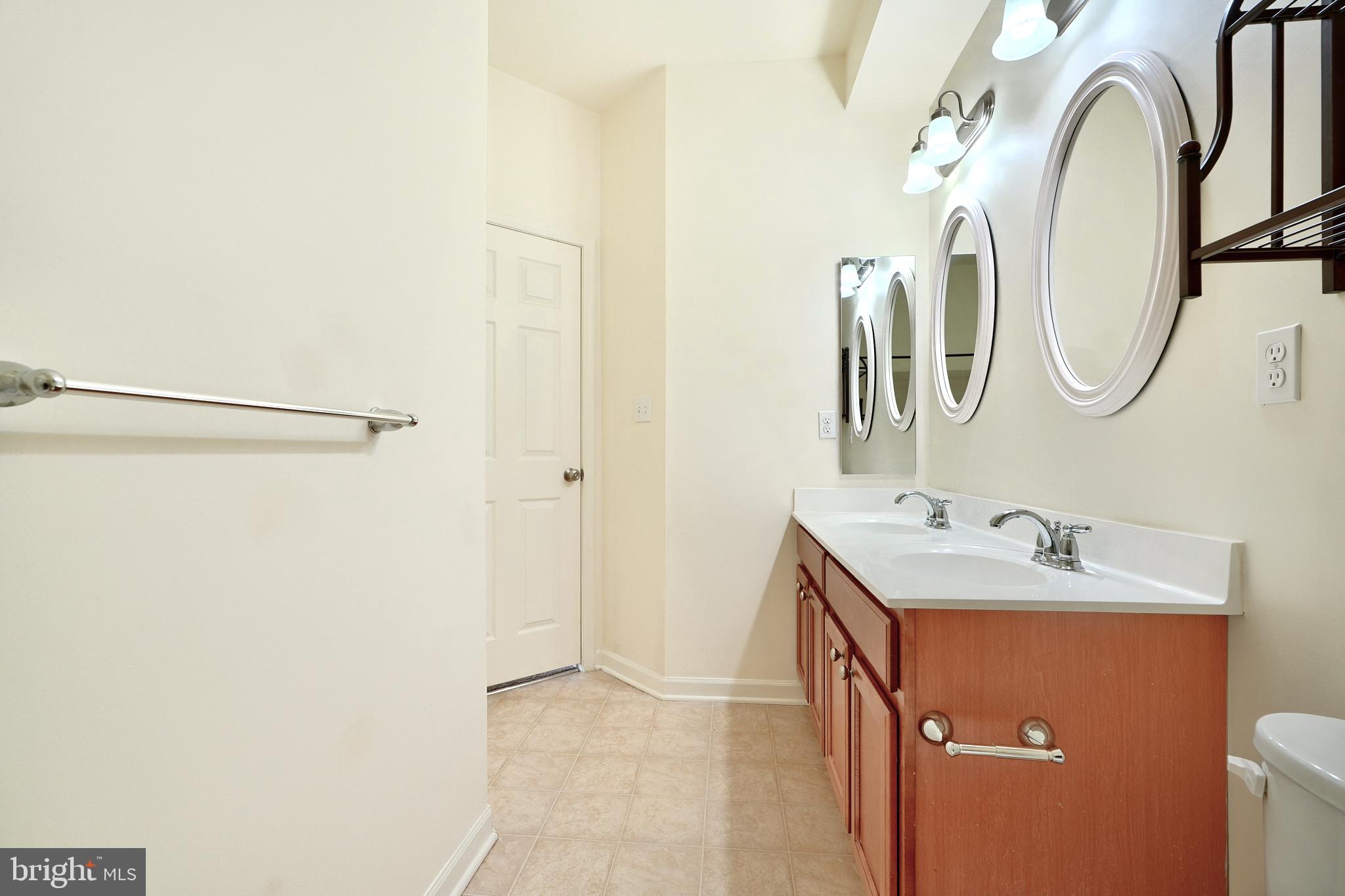 9344 ESPLANADE COURT B