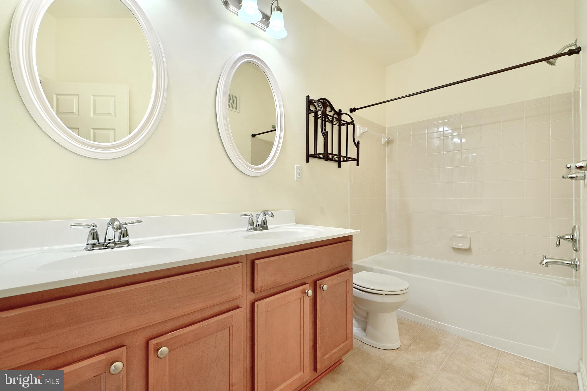 9344 ESPLANADE COURT B