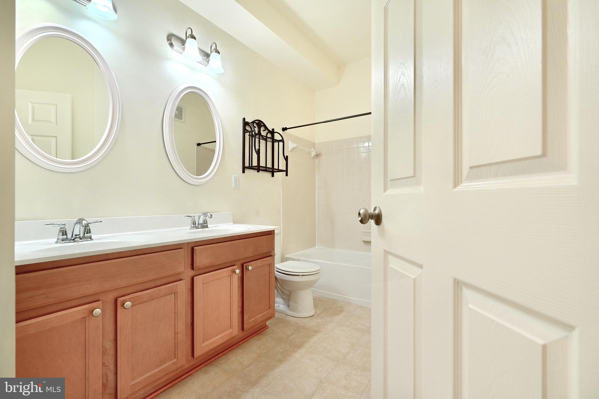 9344 ESPLANADE COURT B