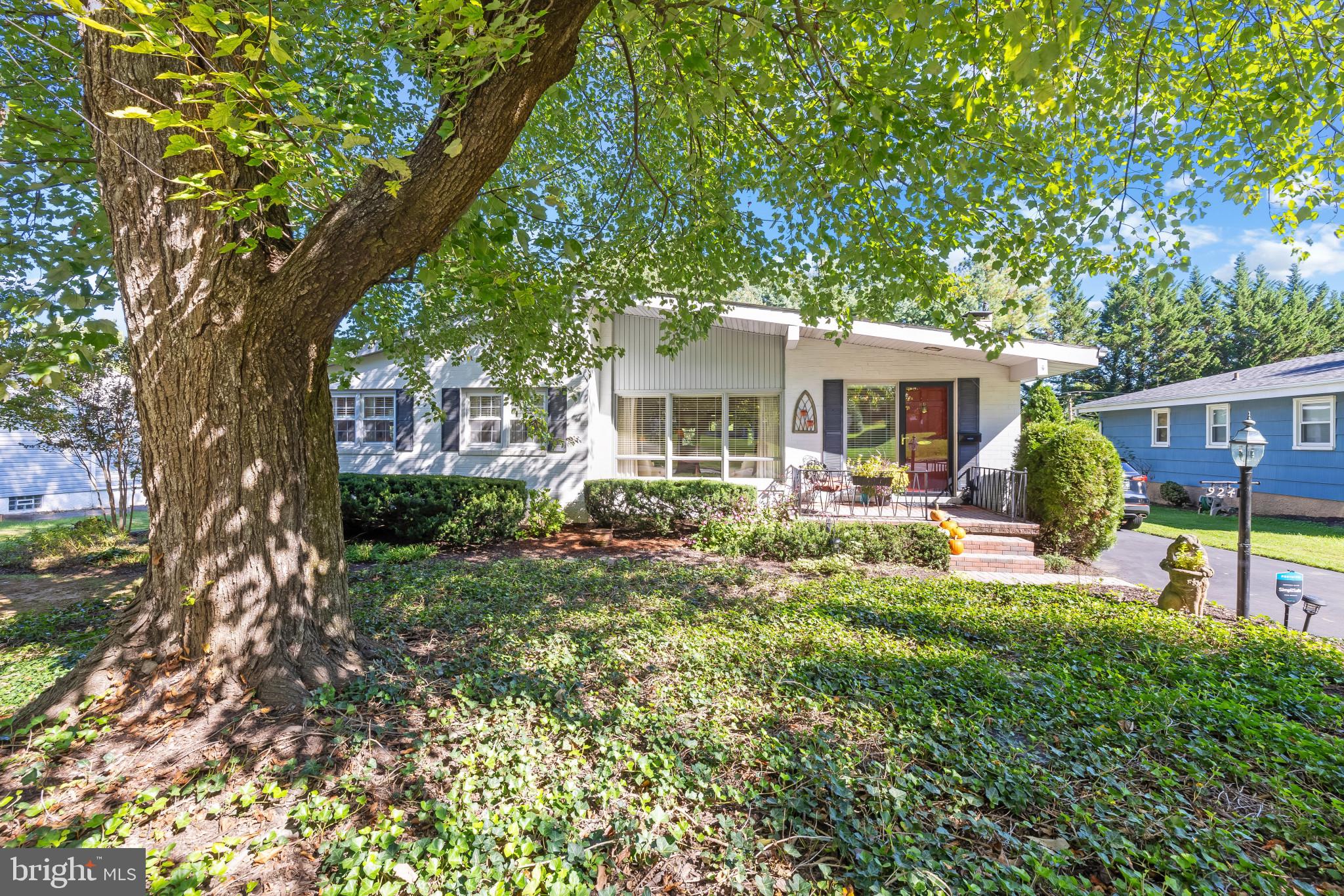 924 CROMWELL BRIDGE ROAD