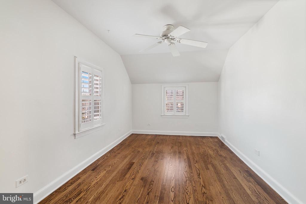 310 WORTHINGTON ROAD