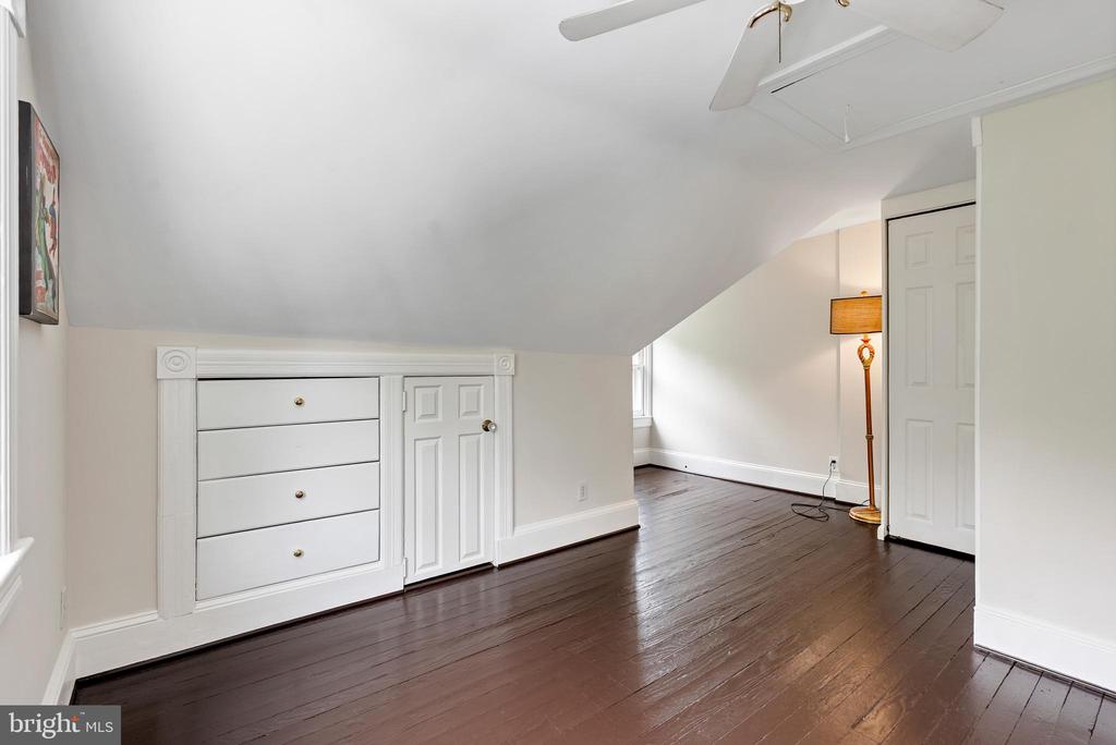 1600 W JOPPA ROAD