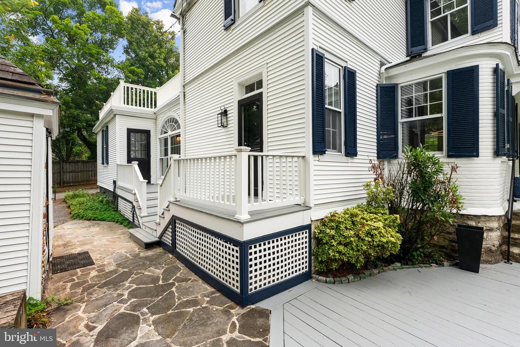 1600 W JOPPA ROAD