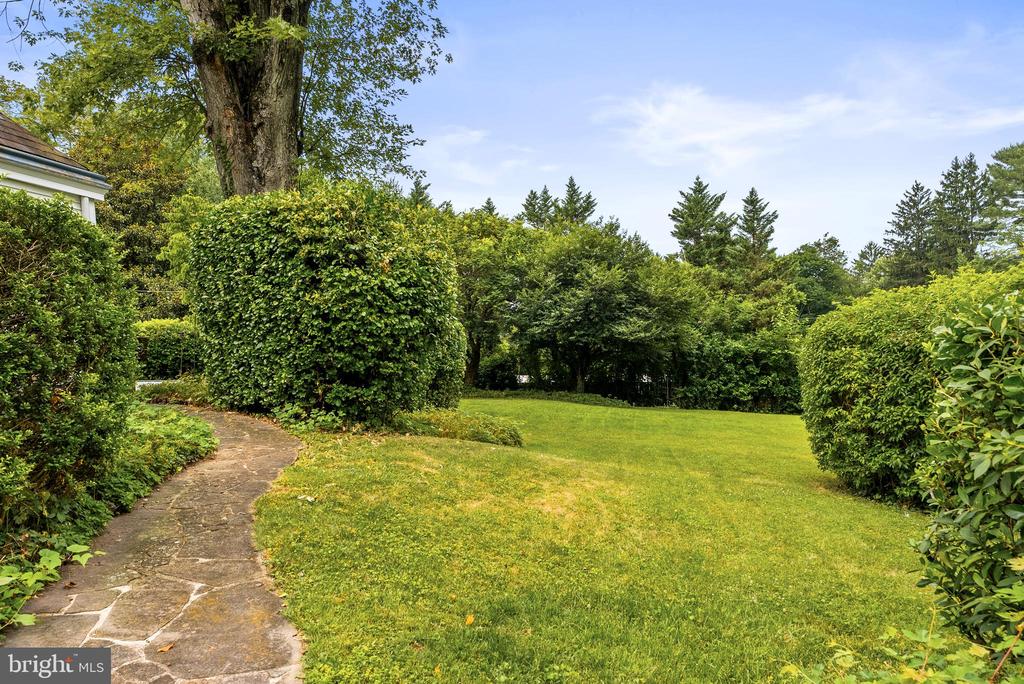 1600 W JOPPA ROAD