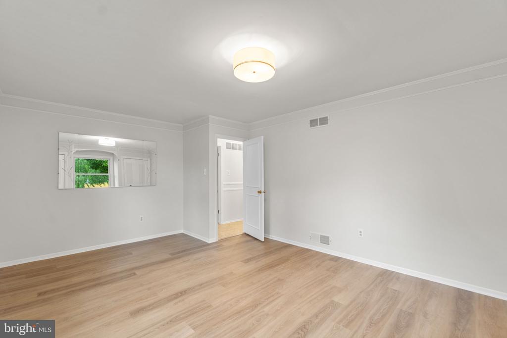 12605 HOWARD LODGE DRIVE