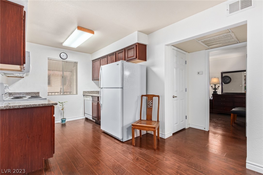 5260 River Glen Drive 262