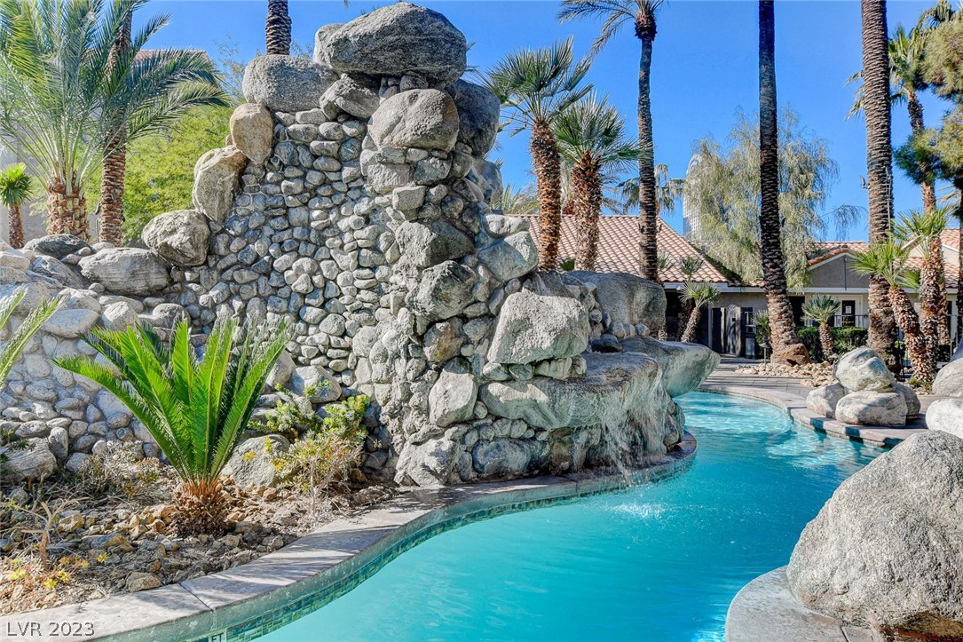 4200 South Valley View Boulevard 1068