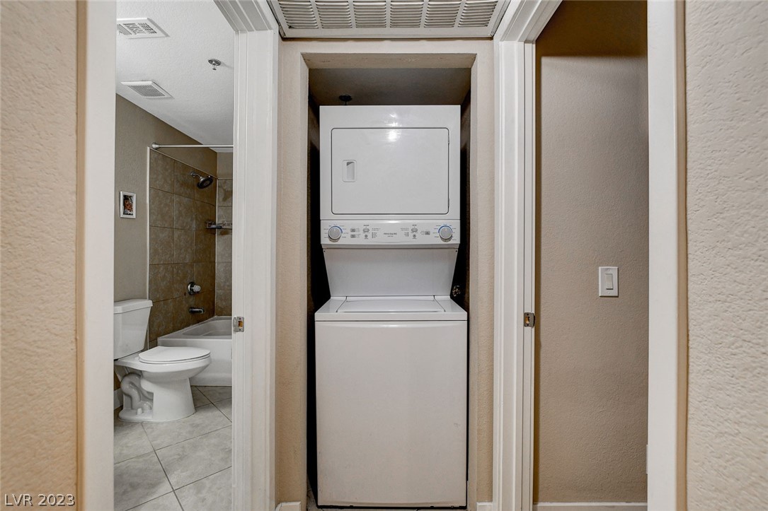 4200 South Valley View Boulevard 1068