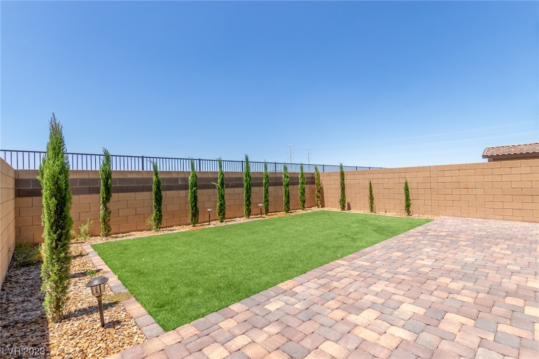 10389 Arroyo Willow Street
