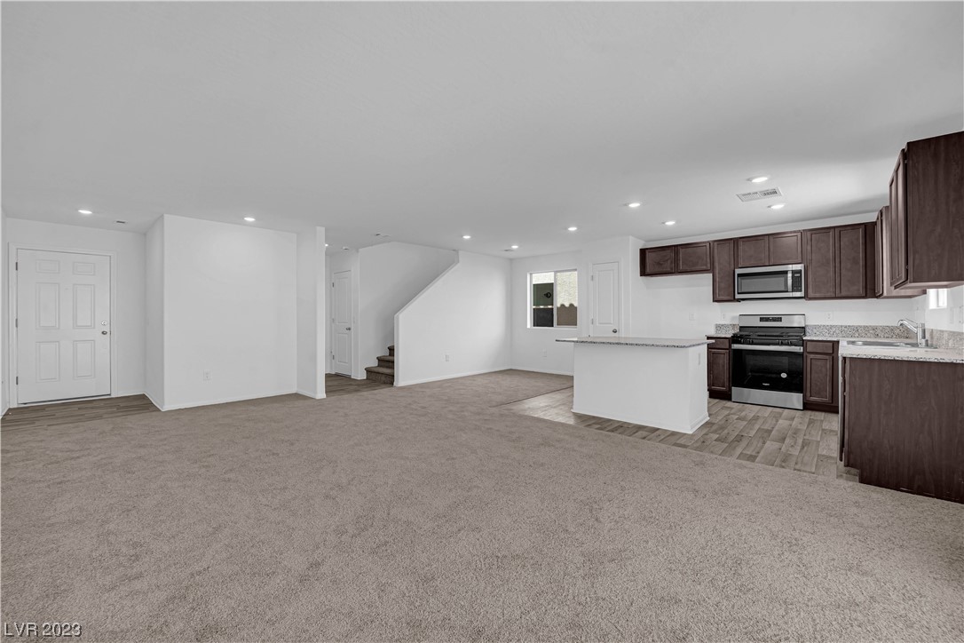 7002 Noche Calida Street