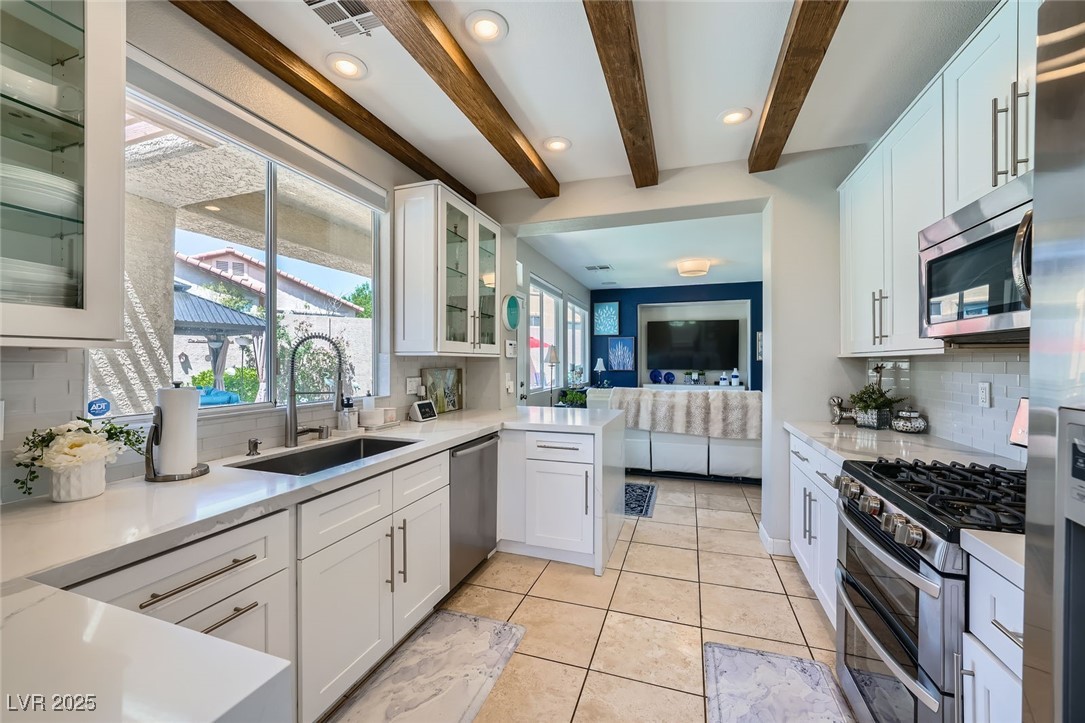 1701 Drifters Peak Street
