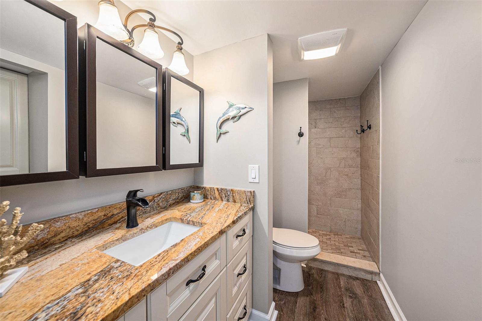 855 BAYWAY BLVD #104