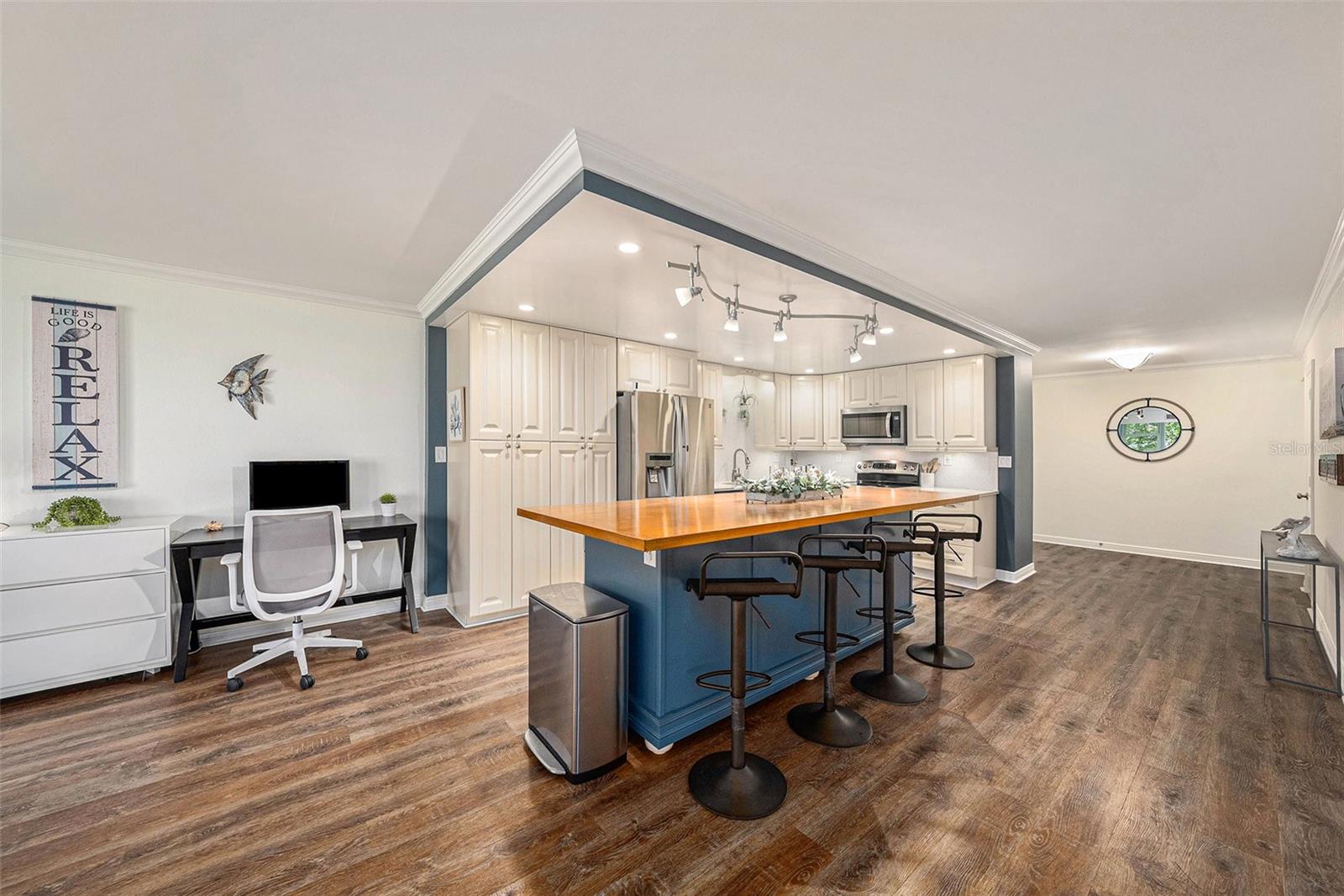 855 BAYWAY BLVD #104