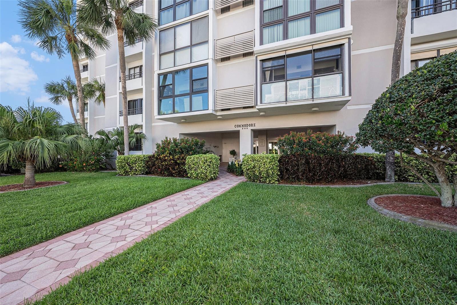 855 BAYWAY BLVD #104