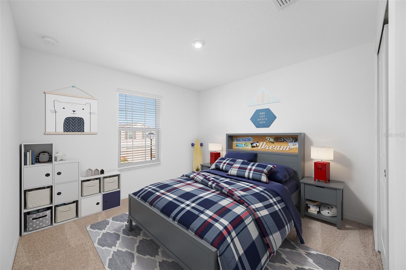 5913 LAURELCREST GLN