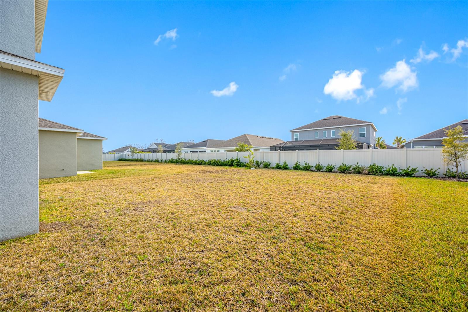 5913 LAURELCREST GLN