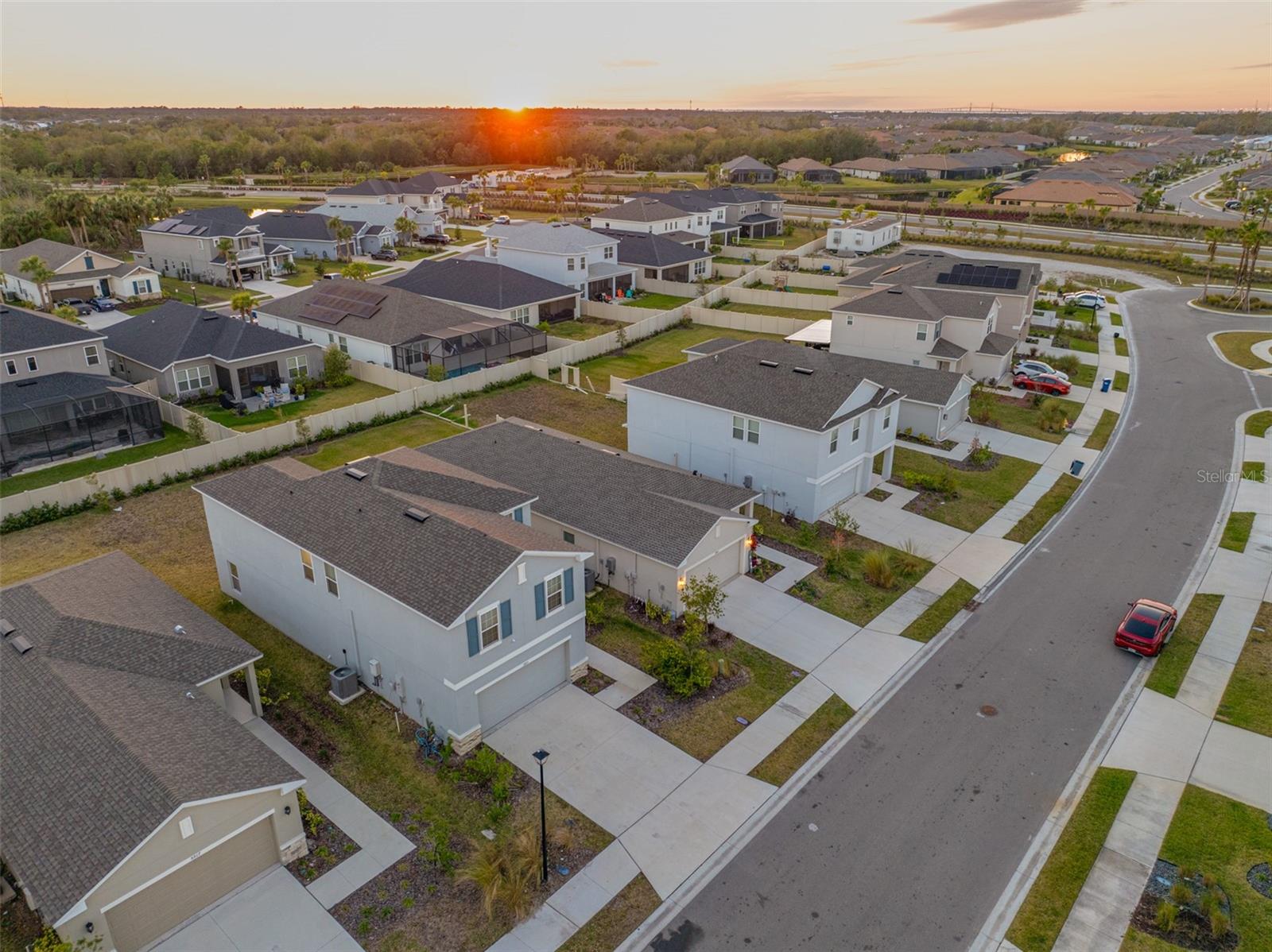 5913 LAURELCREST GLN