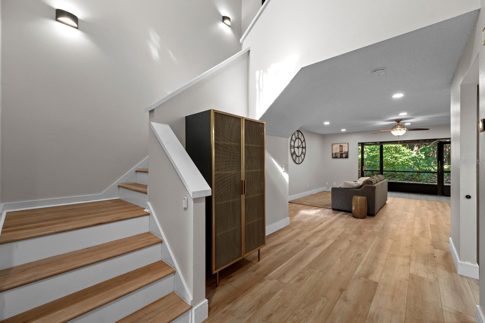 1919 WHISPERING WAY