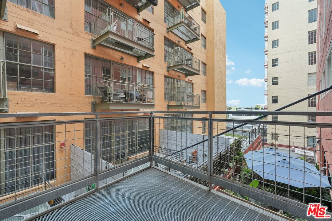 738 S Los Angeles St Unit: 302
