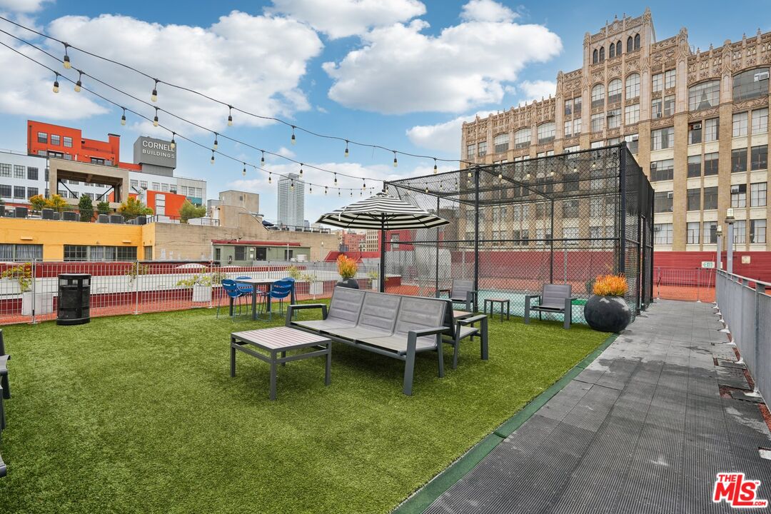 738 S Los Angeles St Unit: 302