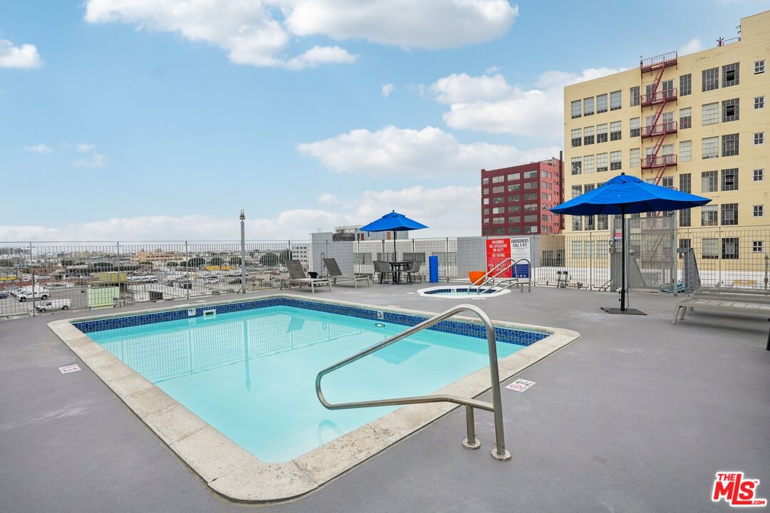 738 S Los Angeles St Unit: 302