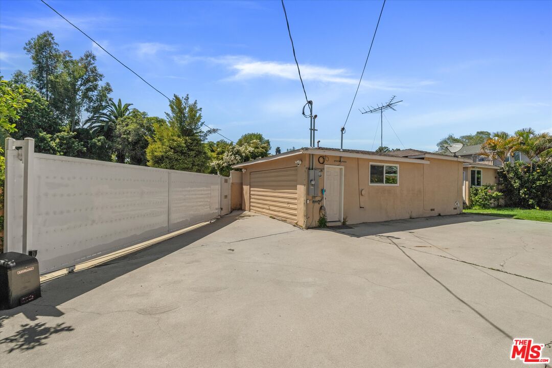 2800 Veteran Ave