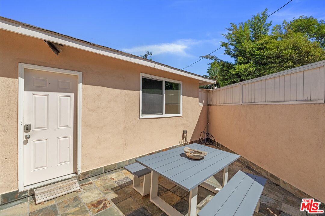 2800 Veteran Ave