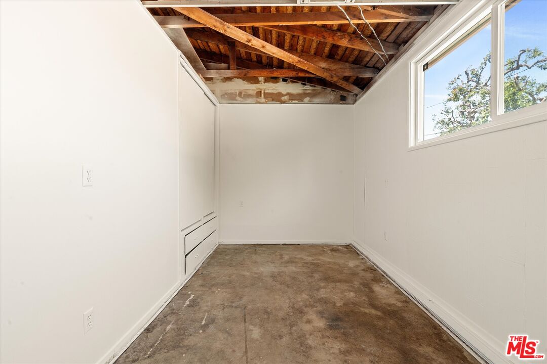 2800 Veteran Ave