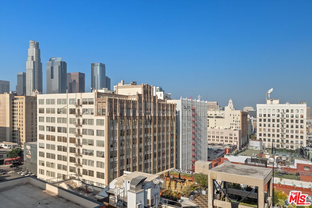 746 S Los Angeles St Unit: 403