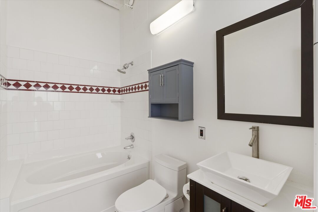 312 W 5th St Unit: 917