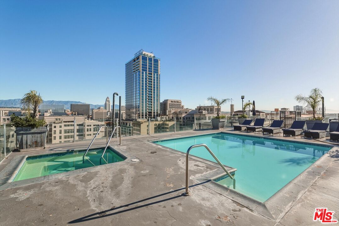 312 W 5th St Unit: 917