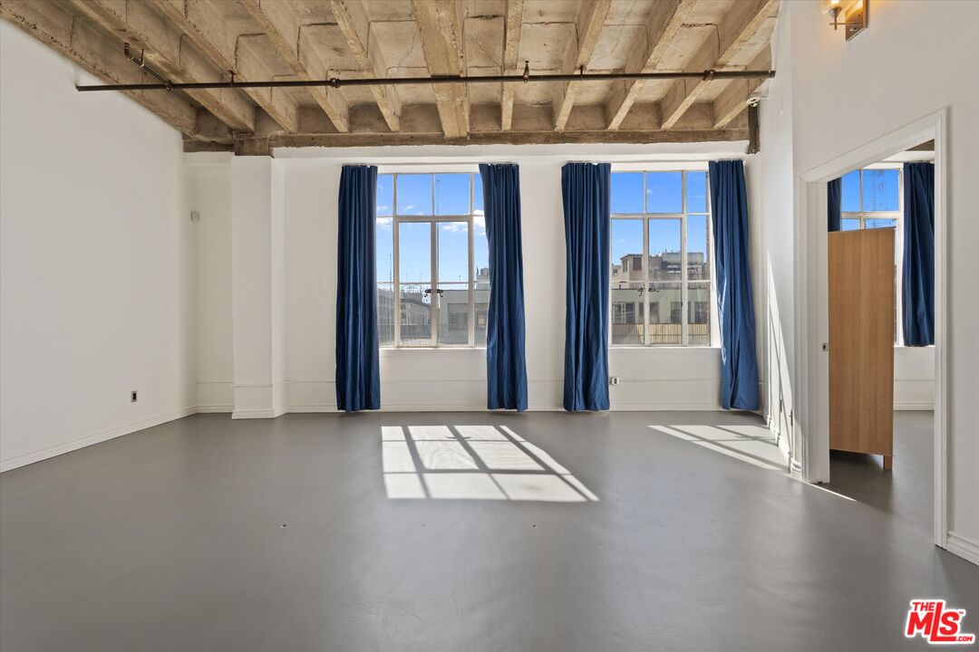 312 W 5th St Unit: 917