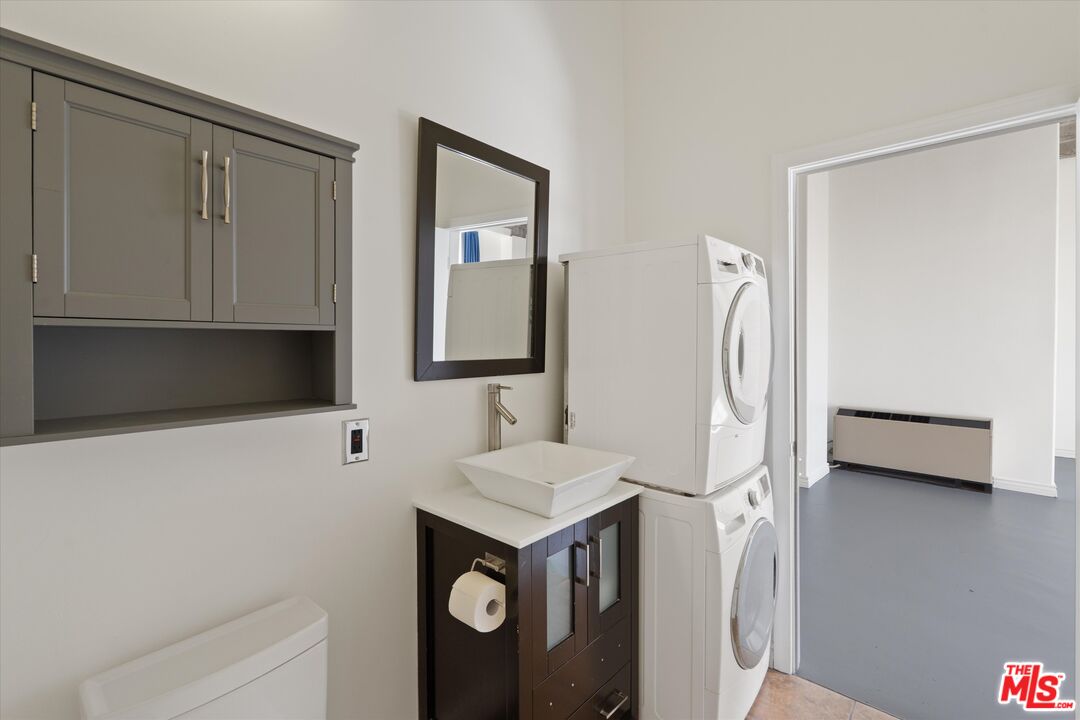 312 W 5th St Unit: 917