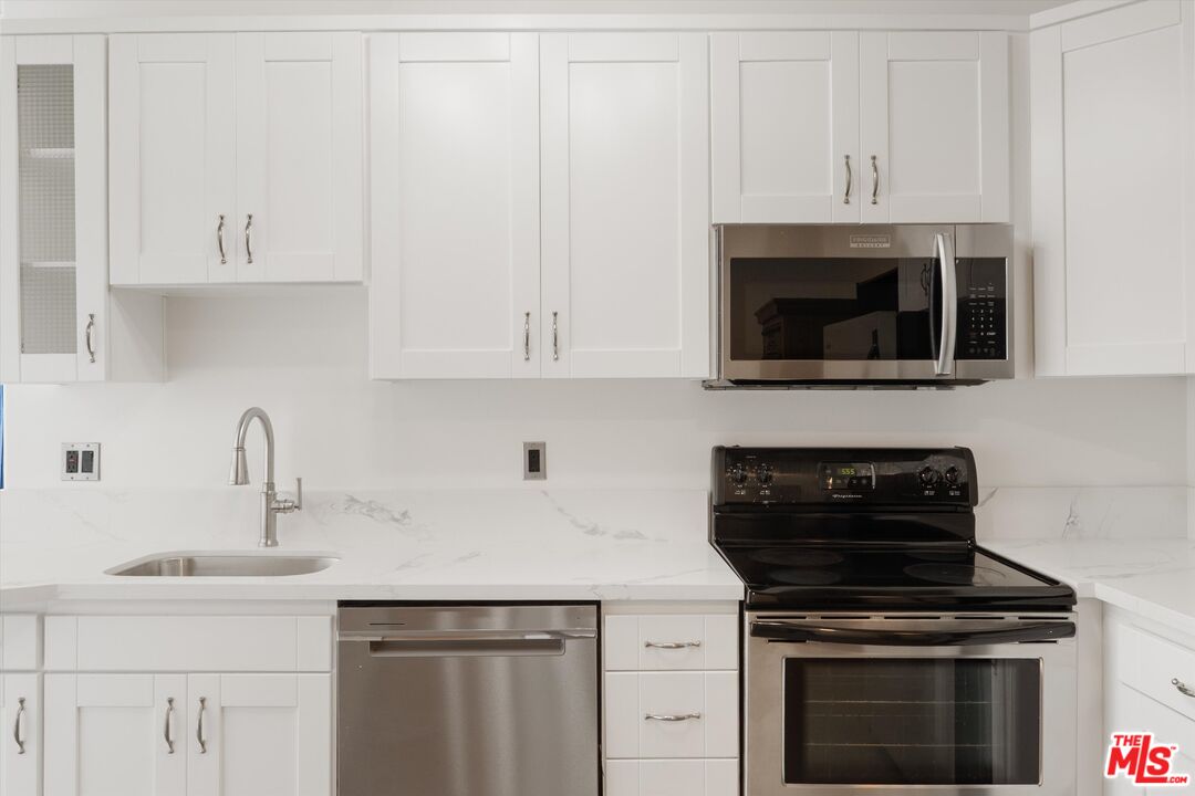 312 W 5th St Unit: 917