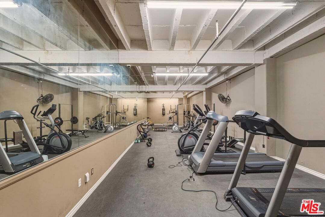 312 W 5th St Unit: 917