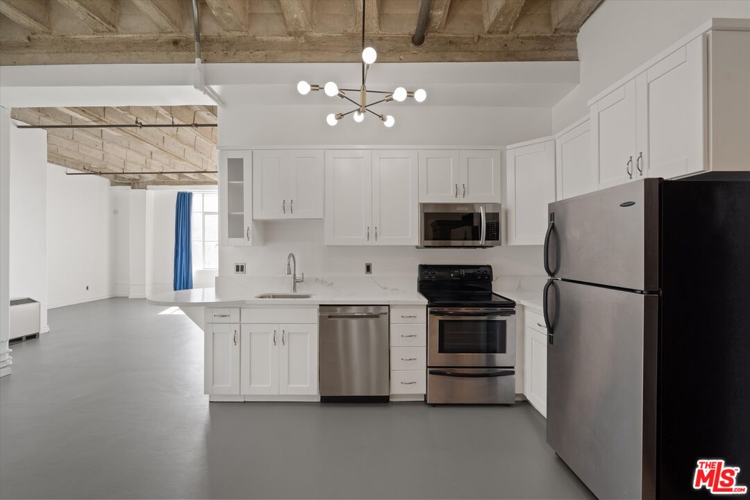 312 W 5th St Unit: 917