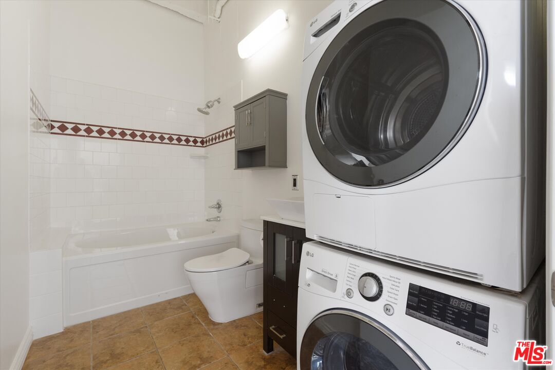 312 W 5th St Unit: 917