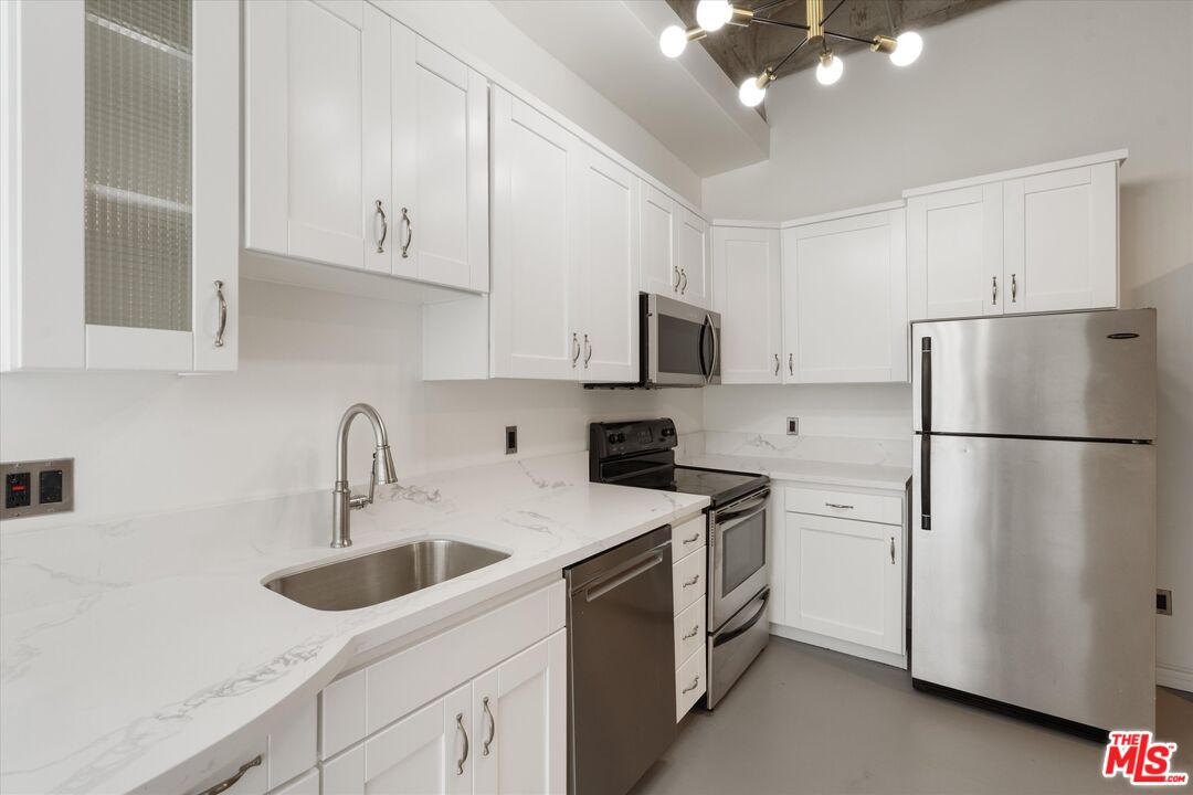 312 W 5th St Unit: 917