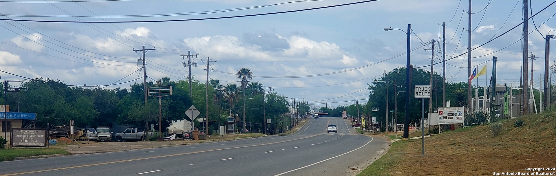 807 & 809 S Main / IH-35 Business Loop