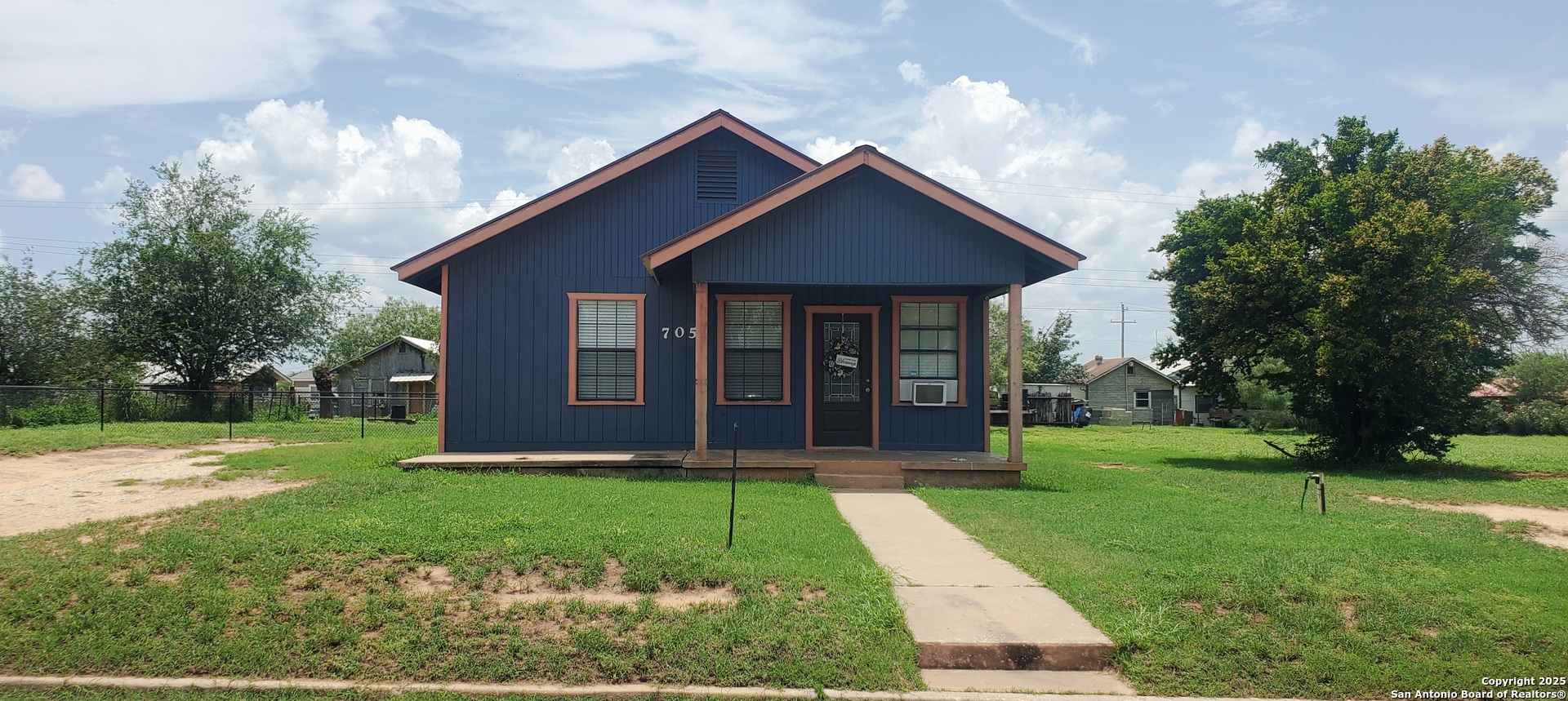 705 Carrizo