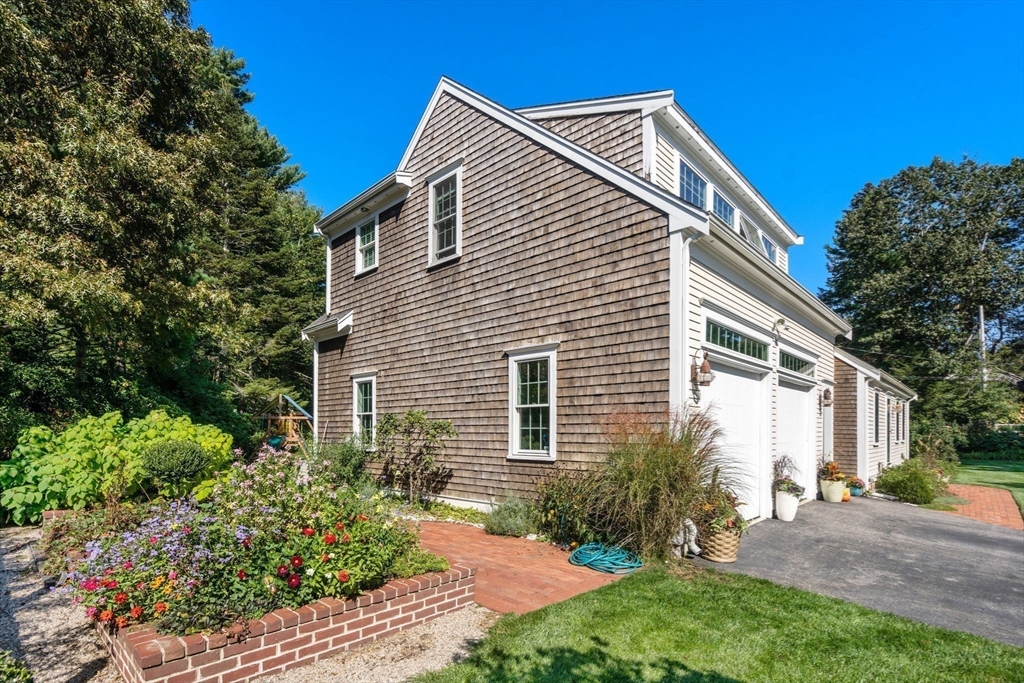12 Brewster Rd