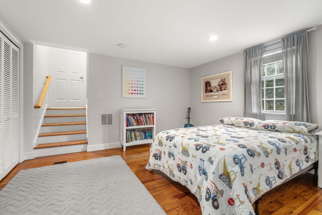 12 Brewster Rd