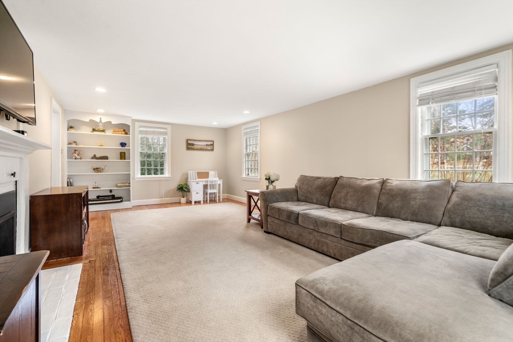 12 Brewster Rd
