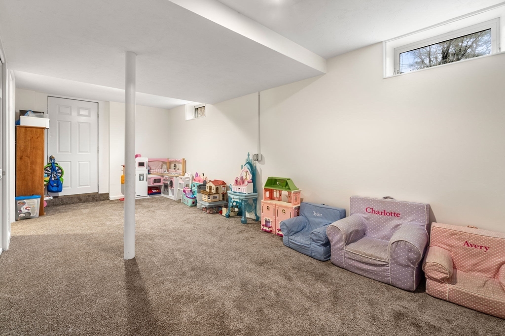 12 Brewster Rd