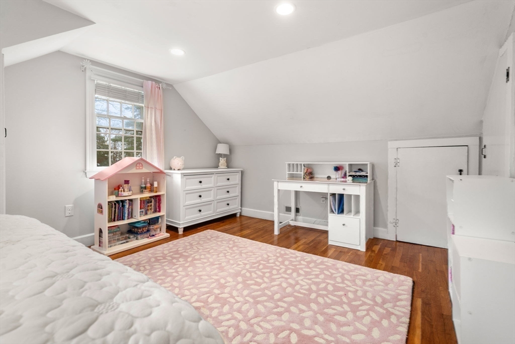 12 Brewster Rd