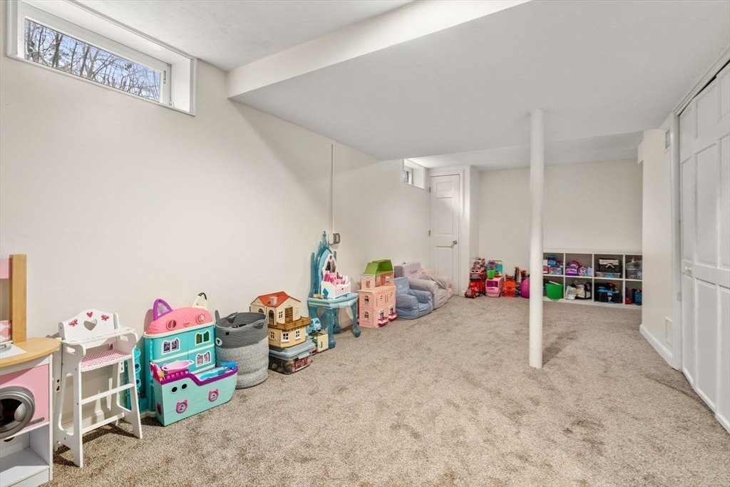 12 Brewster Rd