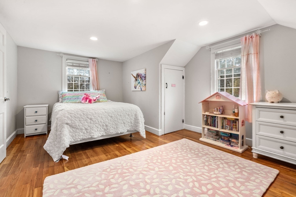 12 Brewster Rd