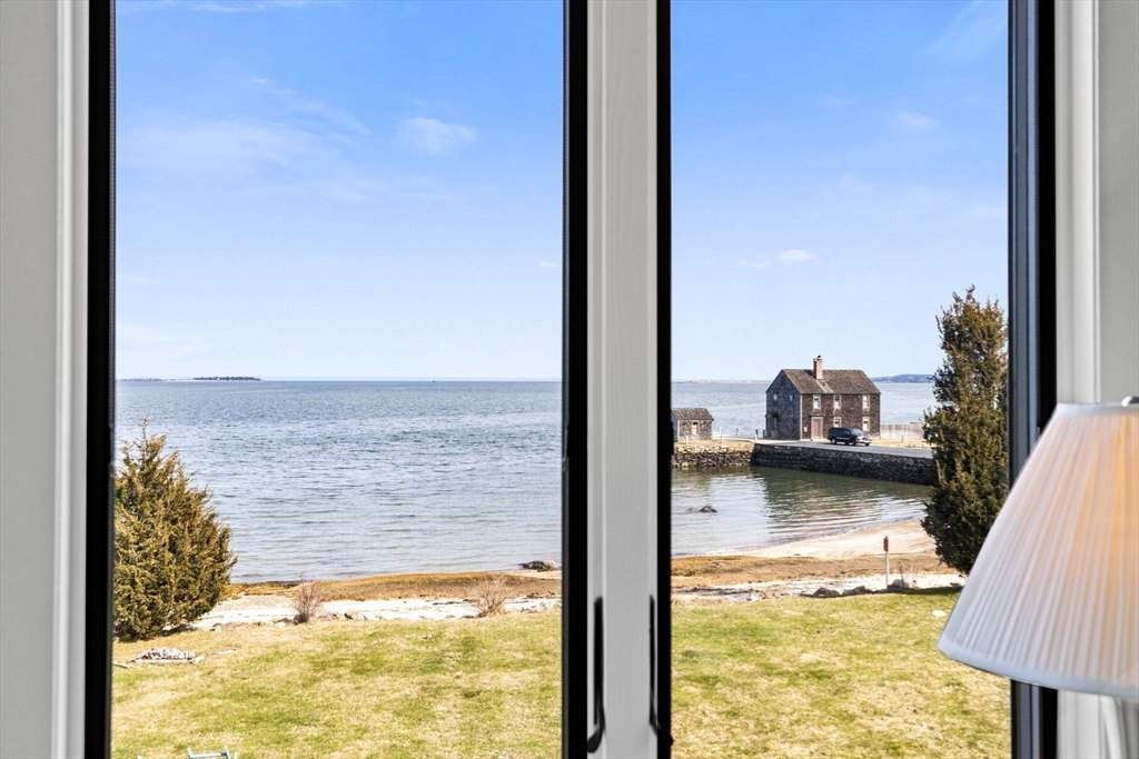 7 Pebble Ln